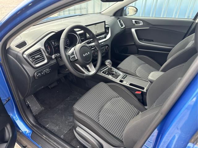 Kia / XCeed / Blau / / / STYLE MY26 1.6 T-GDI 150 PS -7DCT-Navi-SHZ-beheizbares Lenkrad-Klimaautomatik 2Zonen-LED-Kamera-PDC-16Alu-Sofort, Beispielbilder, ggf. teilweise mit Sonderausstattung