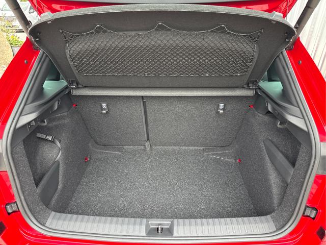 Skoda / Kamiq / Rot / / / , Beispielbilder, ggf. teilweise mit Sonderausstattung
