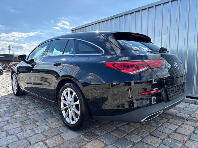 Mercedes-Benz / CLA Shooting Brake / Schwarz / / / 