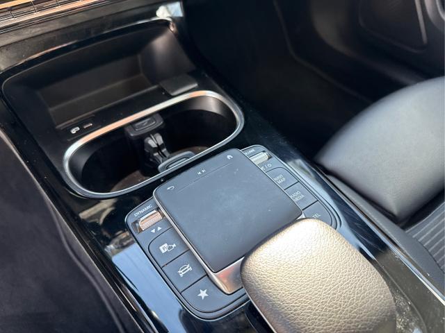 Mercedes-Benz / CLA Shooting Brake / Schwarz / / / 