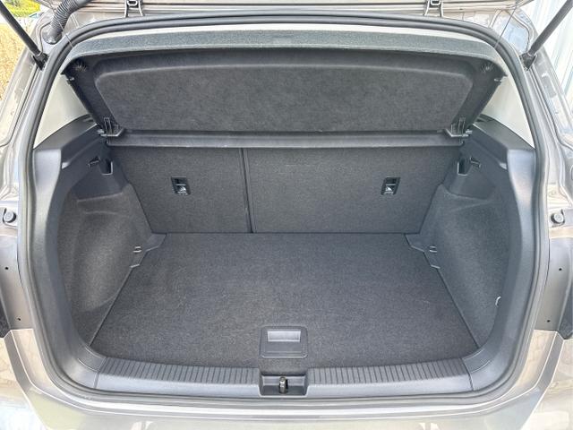 Volkswagen / T-Cross / Grau / / / 