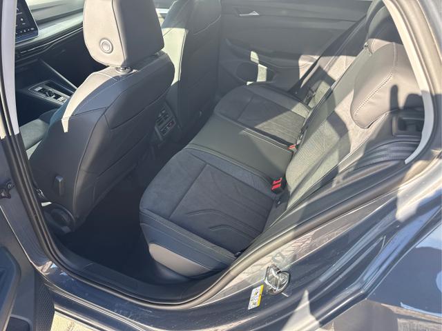Volkswagen / Golf / Grau / / / VIII PRIME 1.5 TSI eHybrid PHEV 150 KW-Sportsitze-Park Assist-R&uuml;ckfahrkamera-3 Zonen Climatronic-Wireless App Connect-Sofort, Beispielbilder, ggf. teilweise mit Sonderausstattung