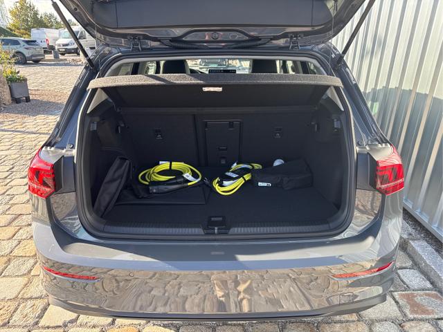 Volkswagen / Golf / Grau / / / VIII PRIME 1.5 TSI eHybrid PHEV 150 KW-Sportsitze-Park Assist-R&uuml;ckfahrkamera-3 Zonen Climatronic-Wireless App Connect-Sofort, Beispielbilder, ggf. teilweise mit Sonderausstattung