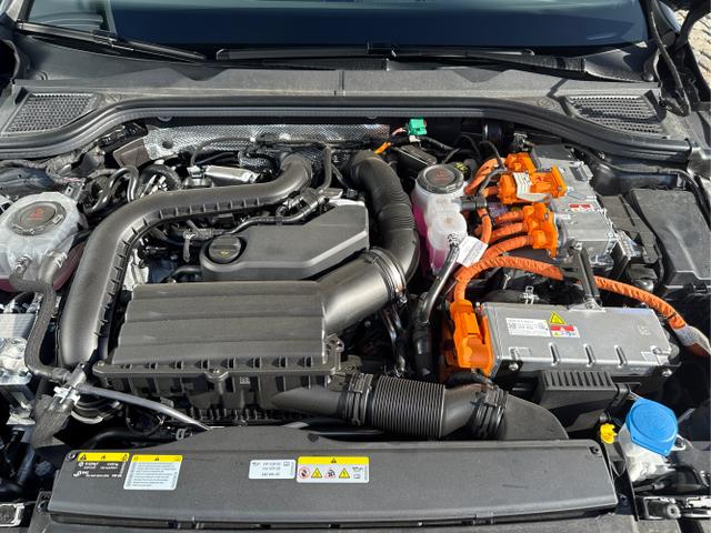 Volkswagen / Golf / Grau / / / VIII PRIME 1.5 TSI eHybrid PHEV 150 KW-Sportsitze-Park Assist-R&uuml;ckfahrkamera-3 Zonen Climatronic-Wireless App Connect-Sofort, Beispielbilder, ggf. teilweise mit Sonderausstattung