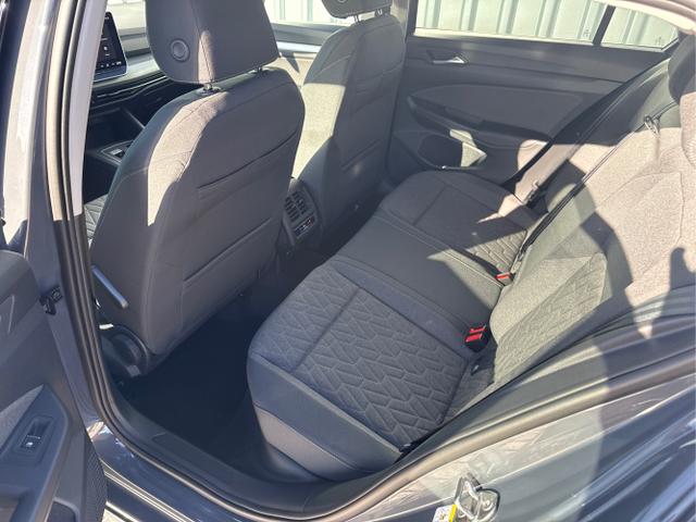 Volkswagen / Golf / Grau / / / VIII PRIME 1.5 TSI eHybrid PHEV 150 KW-Park Assist-R&uuml;ckfahrkamera-3 Zonen Climatronic-Wireless App Connect-Sofort, Beispielbilder, ggf. teilweise mit Sonderausstattung