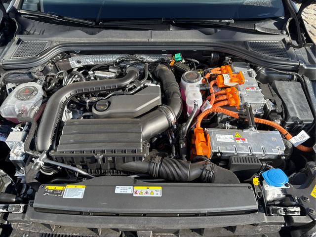 Volkswagen / Golf / Grau / / / VIII PRIME 1.5 TSI eHybrid PHEV 150 KW-Park Assist-R&uuml;ckfahrkamera-3 Zonen Climatronic-Wireless App Connect-Sofort, Beispielbilder, ggf. teilweise mit Sonderausstattung
