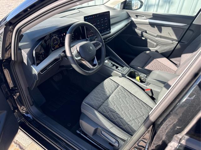 Volkswagen / Golf / Schwarz / / / VIII PRIME 1.5 TSI eHybrid PHEV 150 KW-Park Assist-R&uuml;ckfahrkamera-3 Zonen Climatronic-Wireless App Connect-Sofort, Beispielbilder, ggf. teilweise mit Sonderausstattung
