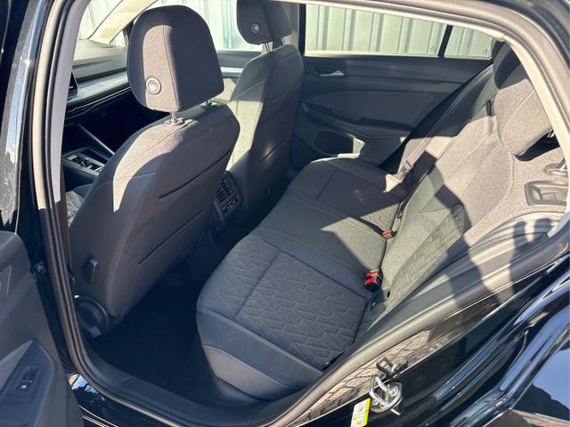 Volkswagen / Golf / Schwarz / / / VIII PRIME 1.5 TSI eHybrid PHEV 150 KW-Park Assist-R&uuml;ckfahrkamera-3 Zonen Climatronic-Wireless App Connect-Sofort, Beispielbilder, ggf. teilweise mit Sonderausstattung