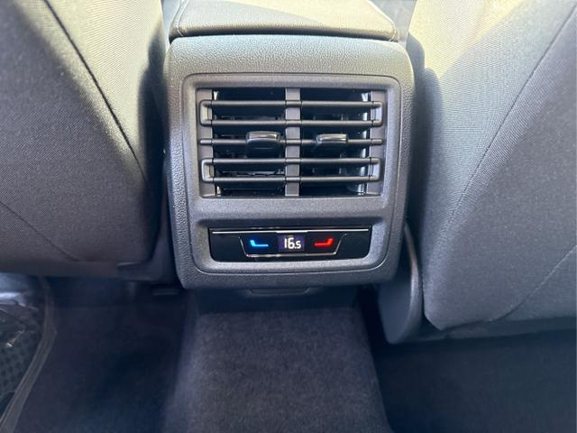 Volkswagen / Golf / Schwarz / / / VIII PRIME 1.5 TSI eHybrid PHEV 150 KW-Park Assist-R&uuml;ckfahrkamera-3 Zonen Climatronic-Wireless App Connect-Sofort, Beispielbilder, ggf. teilweise mit Sonderausstattung