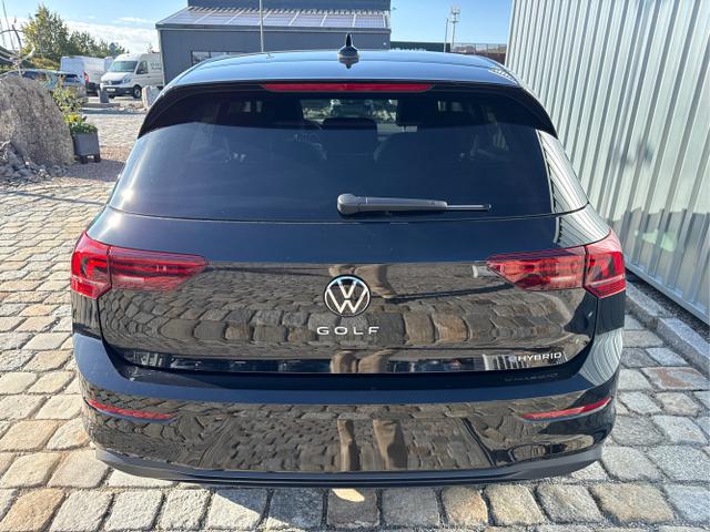 Volkswagen / Golf / Schwarz / / / VIII PRIME 1.5 TSI eHybrid PHEV 150 KW-Park Assist-R&uuml;ckfahrkamera-3 Zonen Climatronic-Wireless App Connect-Sofort, Beispielbilder, ggf. teilweise mit Sonderausstattung