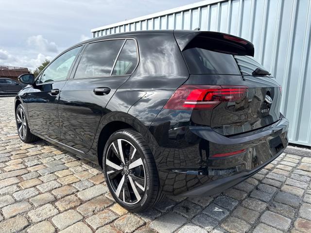 Volkswagen / Golf / Schwarz / / / 