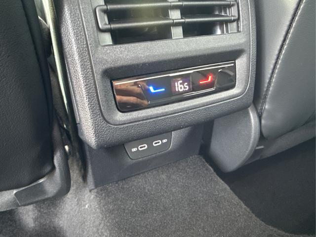 Volkswagen / Golf / Schwarz / / / 