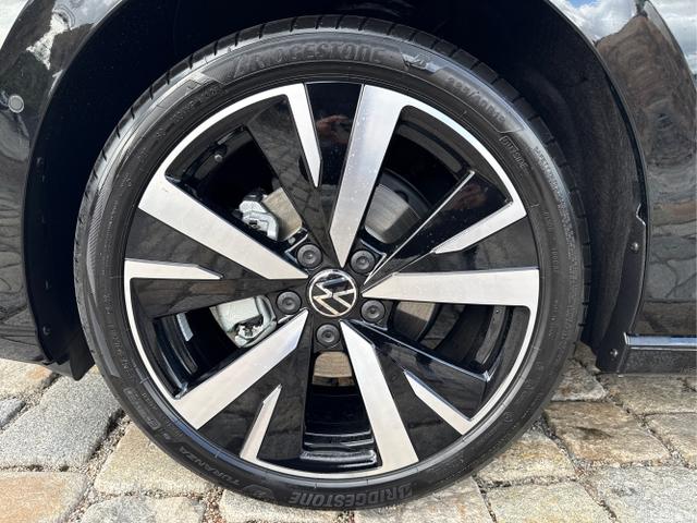 Volkswagen / Golf / Schwarz / / / 