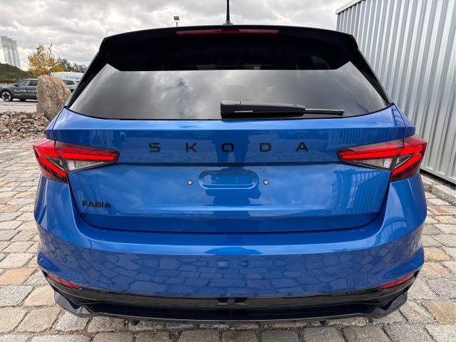 Skoda / Fabia / Blau / / / 
