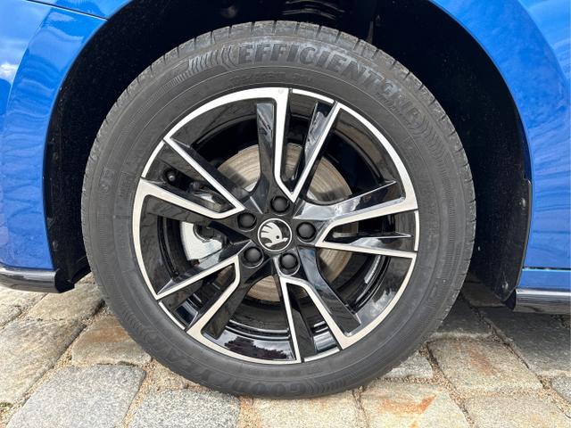 Skoda / Fabia / Blau / / / 