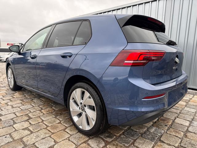 Volkswagen Golf - VIII Life 1.5 TSI-116 PS-6 Gang Schaltgetr.-USB C-AndroidAuto&AppleCarPlay-Garantie GV5-DAB-WINTERPAKET-ACC-Travel-Klima 3Zonen-SHZ-LED-PDC-Kamera-ALU17"-Sofort