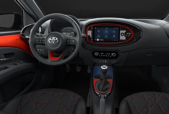 Toyota Aygo X 1.0 72 LED Kam SHZ PDC IACC AppCo MFL 18Z 