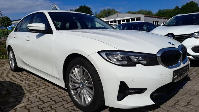 BMW 3er - Sport 318i Aut. 156 Line CockpitPlus Nav SHZ PDC