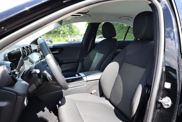 Mercedes-Benz C-Klasse C 180 Aut. LED Nav ParkAs Kam SHZ Temp AppCo 17 