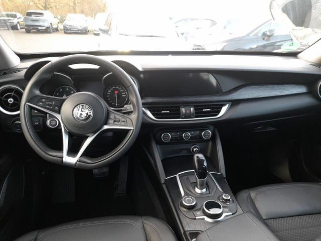 Alfa Romeo Stelvio Turbo 2.0 200 Q4 Nav elHK Kam Memory 18Z 