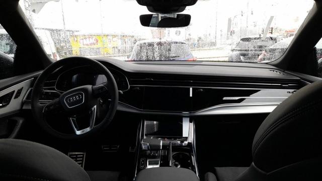 Audi Q8 S line 55TFSI Facelift 2xS AssistenzP+ 22Z Pano 