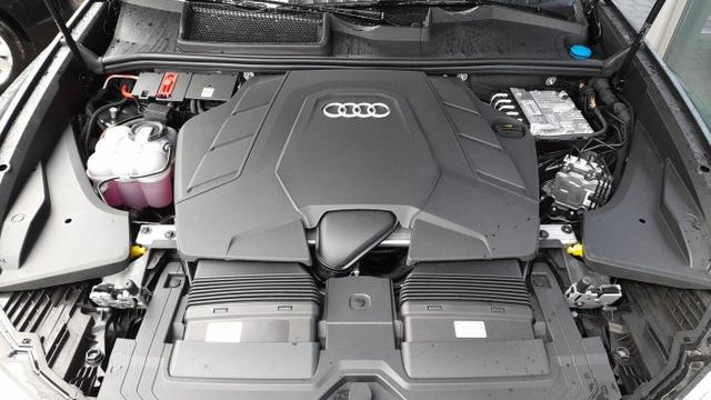 Audi Q8 S line 55TFSI Facelift 2xS AssistenzP+ 22Z Pano 