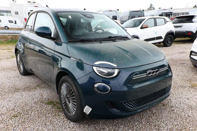 Fiat 500e - 42kWh 118 Icon Nav Klima Temp DigCo 16Z BT