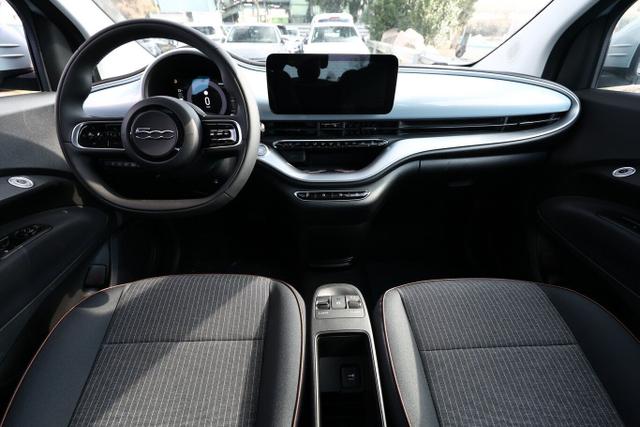 Fiat 500e 3+1 42kWh 118 Icon Nav Klima Temp DigCo 16Z BT 