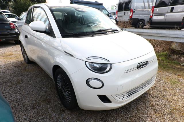 Fiat 500e - 42kWh 118 Icon Nav Klima Temp DigCo 16Z BT