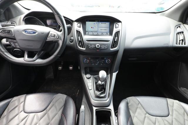 Ford Focus Turnier 1.5 EB 182 ST-Line Nav PDC SHZ 