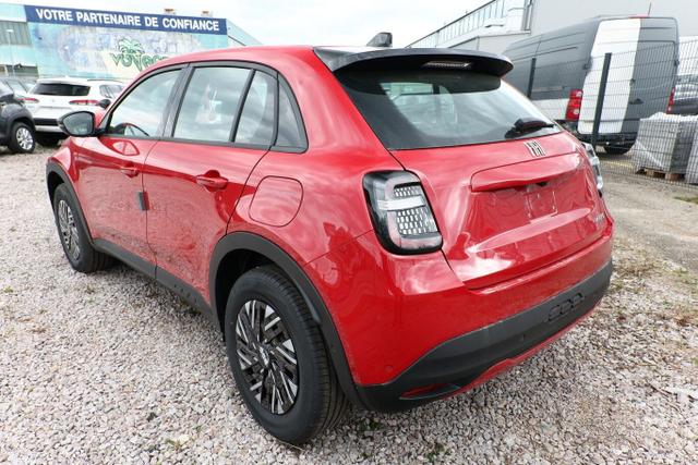 Fiat 600 MHEV 100 DCT LED Kam Keyl Klimaaut CarP PDC 