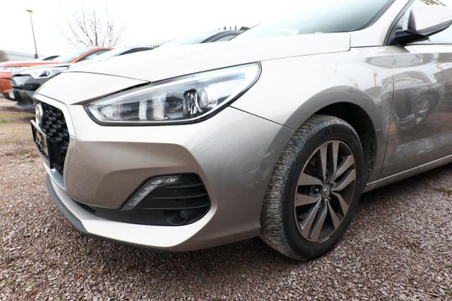 Hyundai i30 Select 1.0 T-GDI 120 LED PDC Kam LM16Z DAB 
