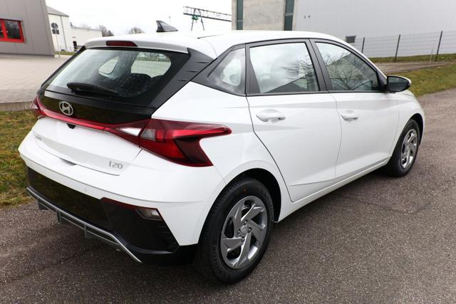 Hyundai i20 Select 1.2 MPI 79 Nav Kam PDC SmartL Klima 