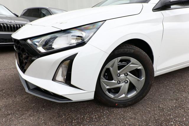 Hyundai i20 Select 1.2 MPI 79 Nav Kam PDC SmartL Klima 