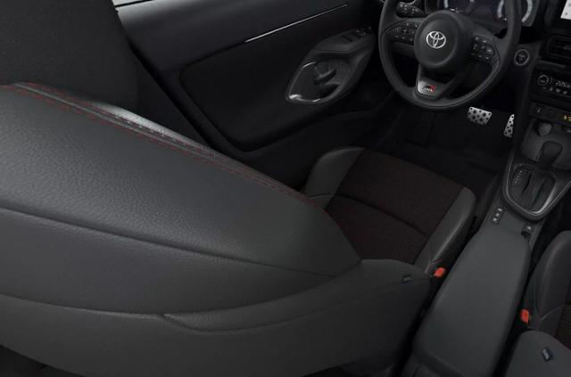 Toyota Yaris Cross Sport 1.5 HEV 130 CVT GR Matrix HUD 