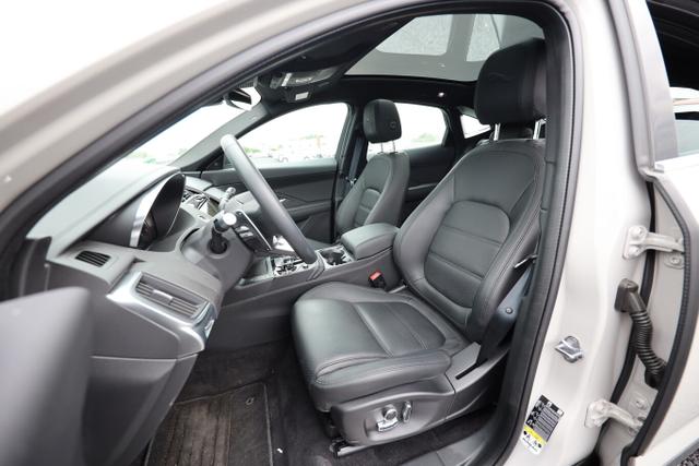 Jaguar E-Pace S P200 Aut AWD LED PanoD Leder elHk Nav 