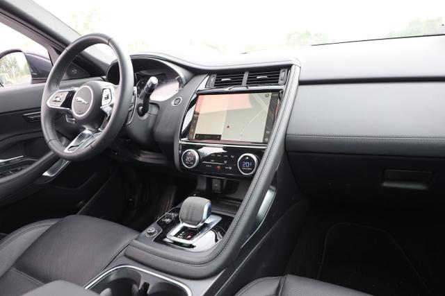 Jaguar E-Pace S P200 Aut AWD LED PanoD Leder elHk Nav 