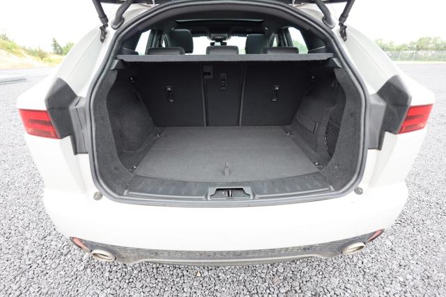 Jaguar E-Pace S P200 Aut AWD LED PanoD Leder elHk Nav 