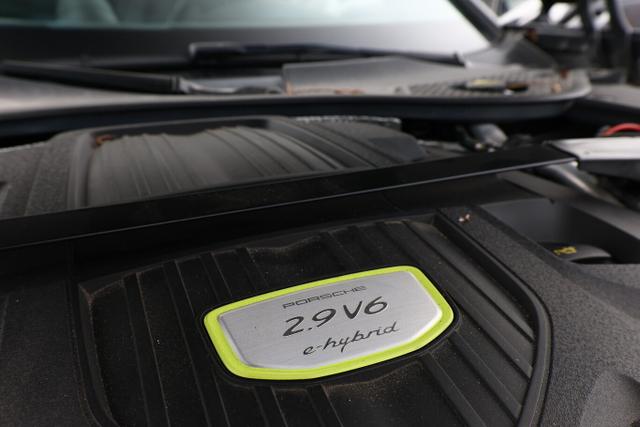 Porsche Panamera Sport Turismo 4 E-Hybrid Chrono PDK 21Z 