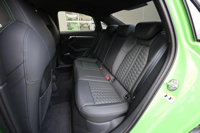 Audi RS3 2.5 TFSI 400 Limo Matrix Nav Vmax AGA Kam 