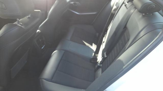 BMW 3er Sport Line 318i Aut. 156 CockpitPlus Nav SHZ PDC 