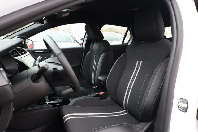 Corsa GS 1.2 Turbo 130 AT8 FACELIFT Kam PDC SHZ 