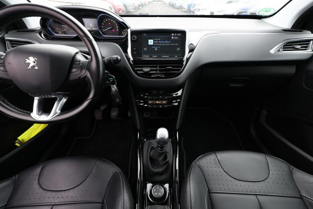 Peugeot 2008 Allure 1.2 PT 130 Pano ParkAs Kam Nav SHZ 