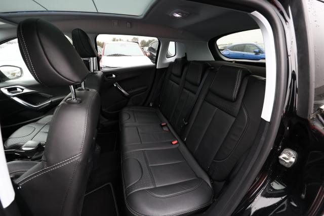 Peugeot 2008 Allure 1.2 PT 130 Pano ParkAs Kam Nav SHZ 