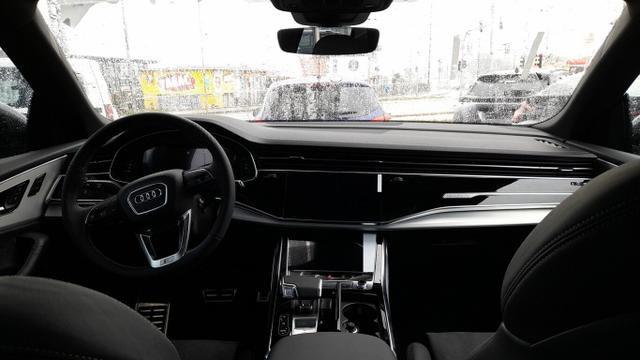 Audi Q8 S line 55TFSI Facelift 2xS AssistenzP+ 22Z Pano 