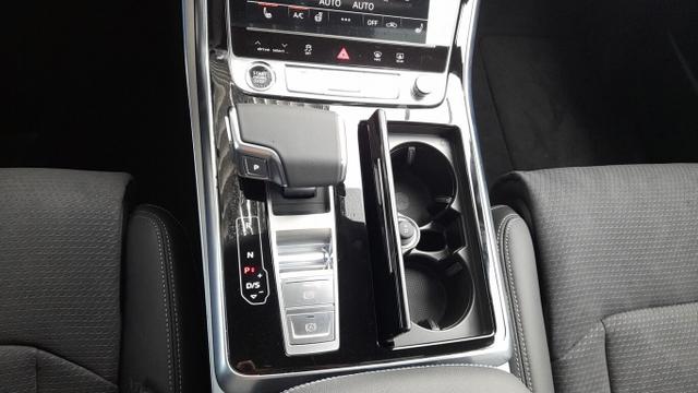 Audi Q8 S line 55TFSI Facelift 2xS AssistenzP+ 22Z Pano 