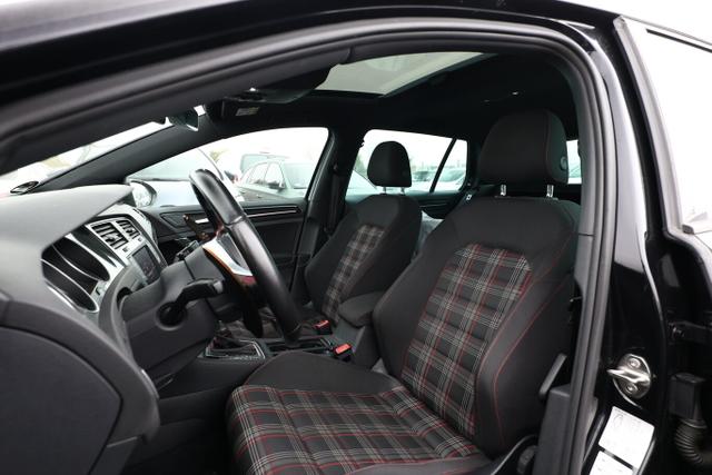 Volkswagen Golf GTI VII 2.0 TSI 220 DSG Nav Pano ACC LaneAs 