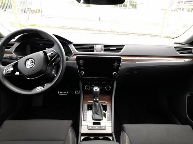 Skoda Superb Combi Scout 2.0 TSI 280 DSG 4x4 Nav AHK 
