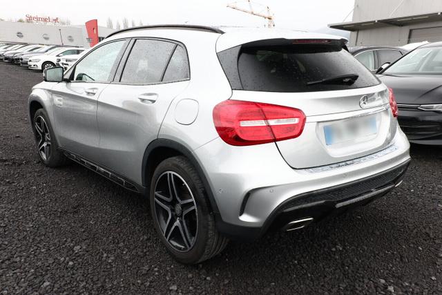 Mercedes-Benz GLA AMG Line 200 d NightP Pano Nav ParkAs Temp 