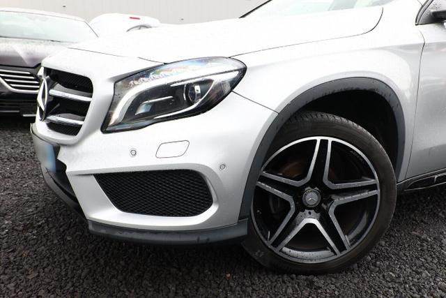 Mercedes-Benz GLA AMG Line 200 d NightP Pano Nav ParkAs Temp 